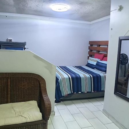 Perez Guest House Спрингс Экстерьер фото